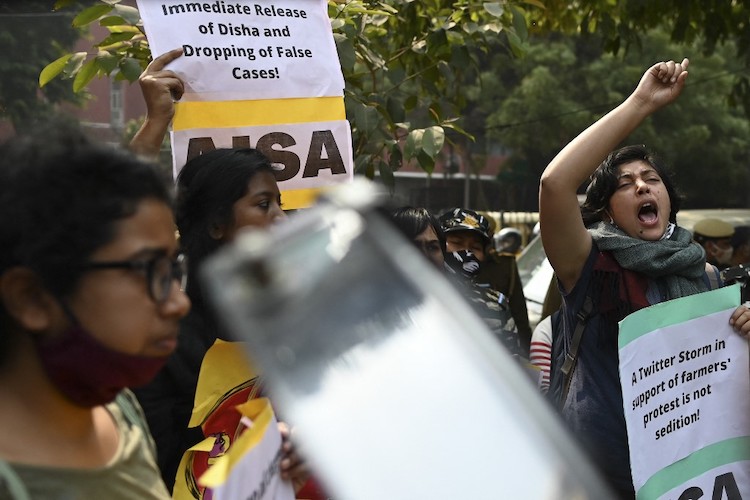 NVO - La Nouvelle Vie Ouvrière, le magazine des militants de la CGT