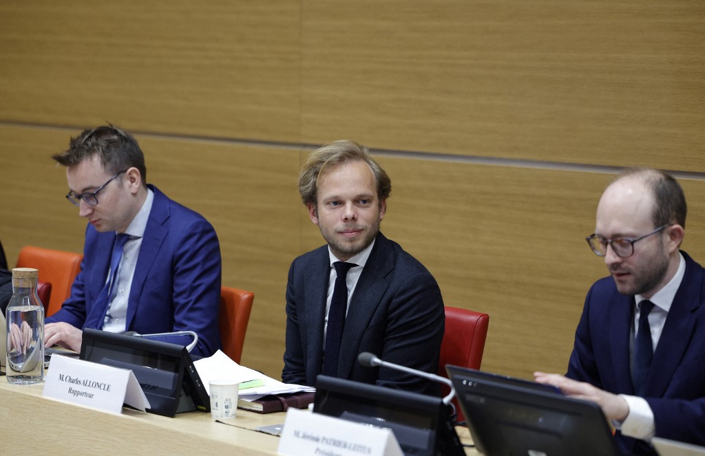 FRANCE-POLITICS-MEDIA-CULTURE