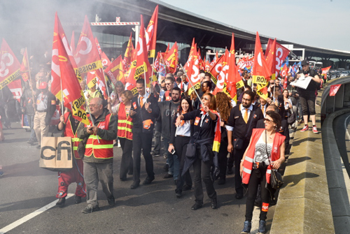 Rassemblement   Roissy contre la loi travail