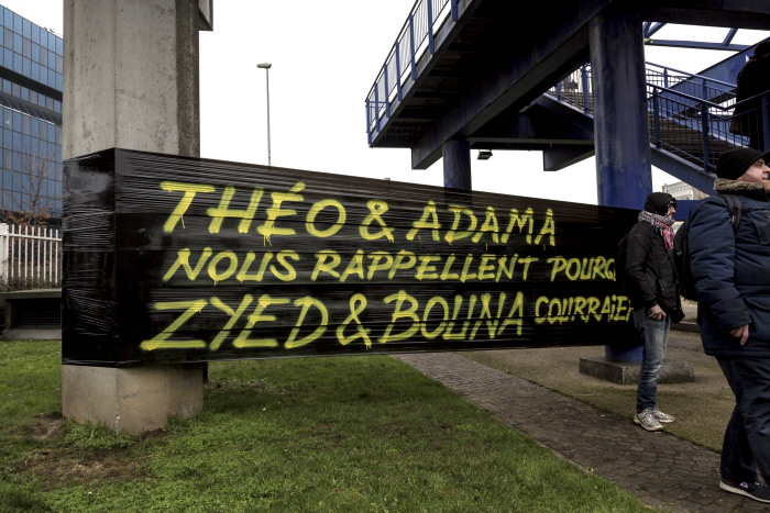 Rassemblement, manifestation, de soutien a Theo devant le palais de justice de Bobigny