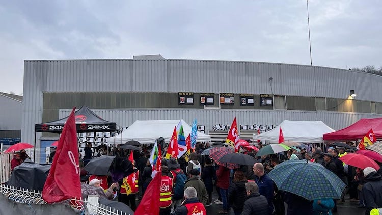 Rassemblement devant la SAM de Viviez