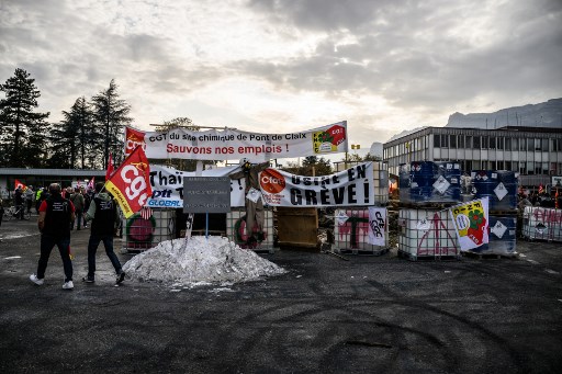 FILES-FRANCE-CHINA-INDUSTRY-CHEMICALS-SOCIAL-LABOUR-UNIONS-DEMO